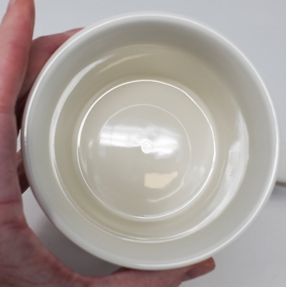 STARBUCKS SET OF 2 CHRISTMAS SNOWFLAKE COFFEE MUG CUP RETIRED 14 FL OUNCES SNOW - Picture 8 of 12